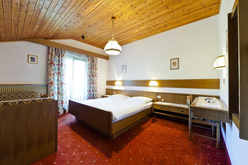 Hotel Brueckenwirt - Al Ponte มอนตาญา ห้อง รูปภาพ