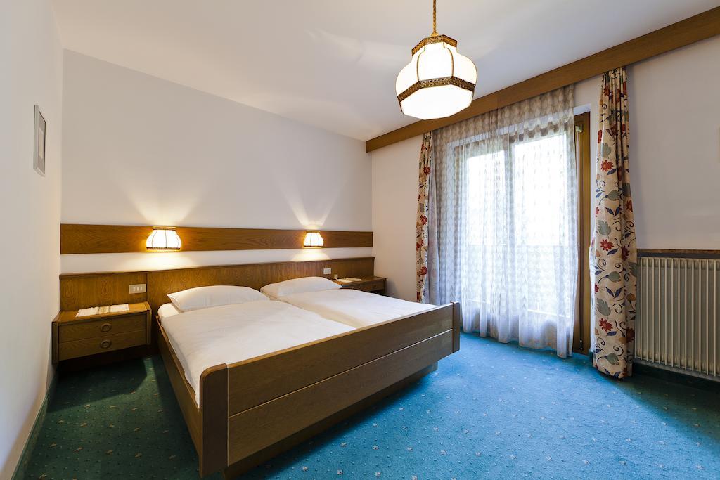 Hotel Brueckenwirt - Al Ponte มอนตาญา ห้อง รูปภาพ