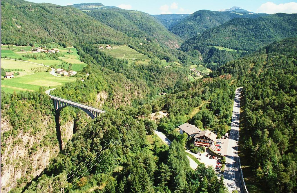 Hotel Brueckenwirt - Al Ponte มอนตาญา ภายนอก รูปภาพ